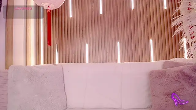 MylaDreams online show from February 7, 2026, 4:38 am