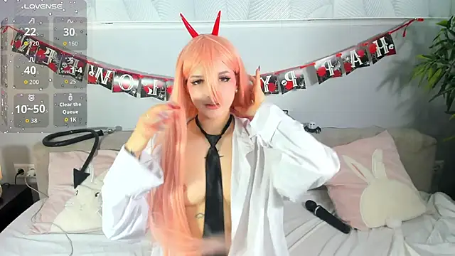 Molly Platt online show from October 31, 2025, 9:21 am