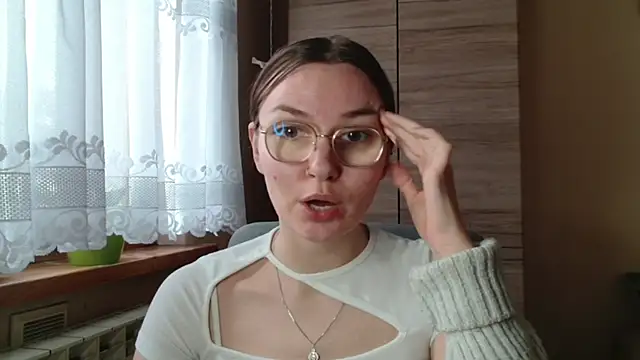 LooveELLYx online show from October 27, 2025, 11:58 am