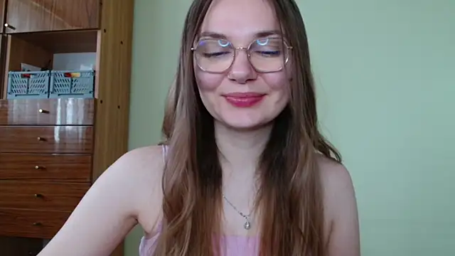 LooveELLYx online show from May 14, 2026, 5:03 am