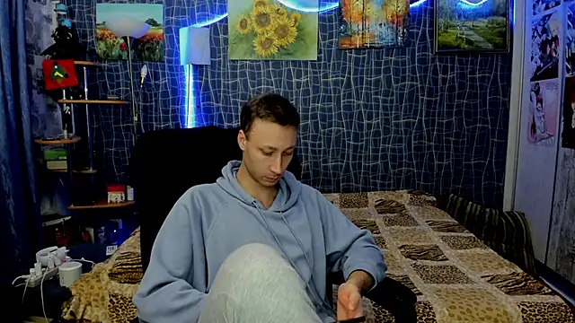 Snapshot of CuteBoy228 chatting on February 15, 2026, 2:14 pm CuteBoy228 online show from February 15, 2026, 2:14 pm