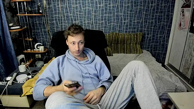 CuteBoy228 online show from April 18, 2026, 9:48 pm