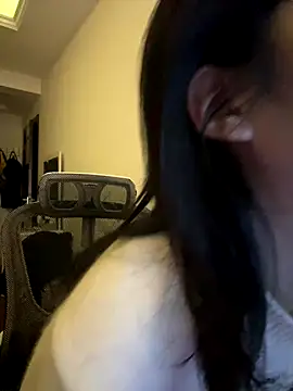 Olivia-l online show from November 21, 2025, 1:43 pm