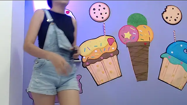 Snapshot of skinnykalitzo18 chatting on March 2, 2026, 1:51 pm skinnykalitzo18 online show from March 2, 2026, 1:51 pm