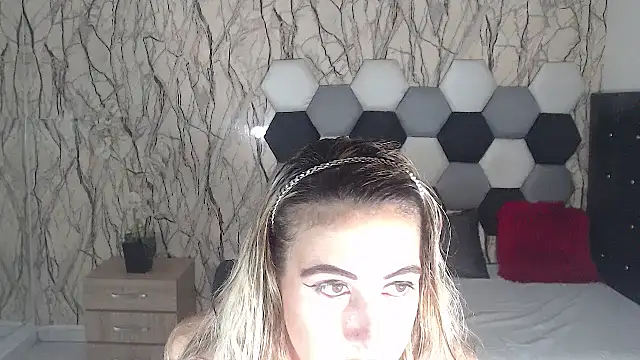 Snapshot of AntonellaBlanc chatting on November 15, 2025, 10:04 pm AntonellaBlanc online show from November 15, 2025, 10:04 pm