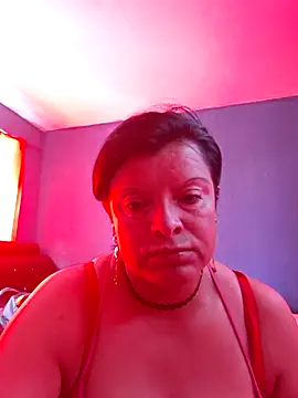 Hanna Kieran online show from December 18, 2025, 2:23 pm