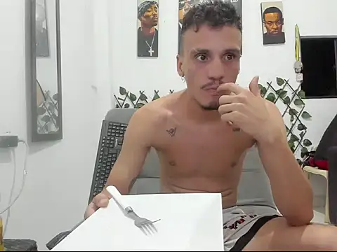 Snapshot of Latins_Boss chatting on June 2, 2026, 1:29 am Latins Boss online show from June 2, 2026, 1:29 am