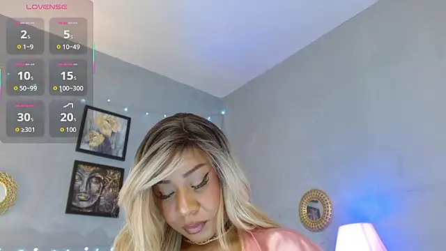 Snapshot of Corinndupontx chatting on October 10, 2025, 5:06 am Corinndupontx online show from October 10, 2025, 5:06 am