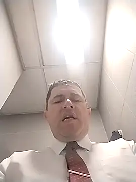 BigCristh79 online show from September 28, 2025, 2:11 pm