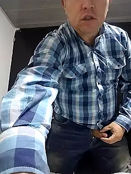 BigCristh79 online show from November 6, 2025, 2:40 pm