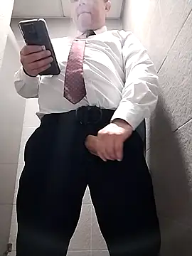 BigCristh79 online show from April 5, 2026, 4:53 am