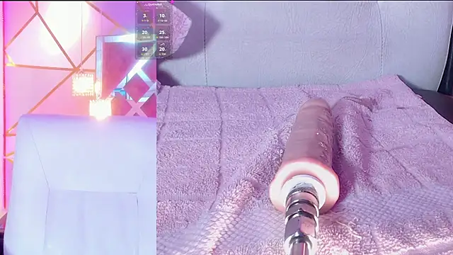 Snapshot of LizzieCutie_ chatting on May 26, 2026, 1:01 am LizzieCutie online show from May 26, 2026, 1:01 am