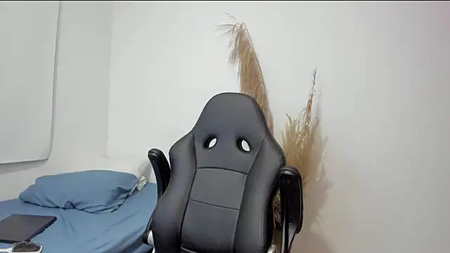 Evansdark1 online show from March 29, 2026, 11:27 pm