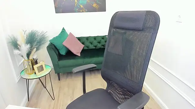 MariaRobinsone online show from April 3, 2026, 11:30 am