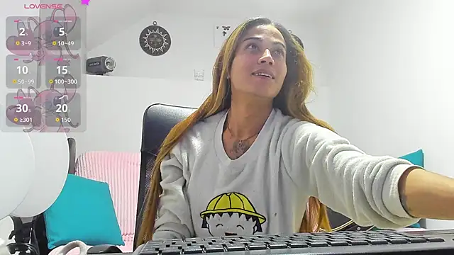 Snapshot of emmmalym chatting on February 24, 2026, 6:06 pm emmmalym online show from February 24, 2026, 6:06 pm