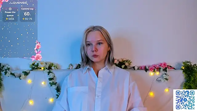 girlllsooft online show from November 30, 2025, 2:15 am