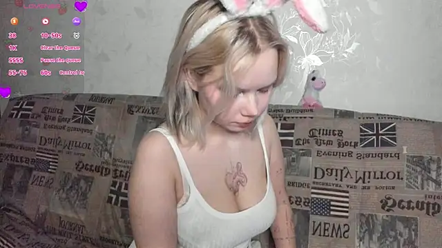 girlllsooft online show from February 2, 2026, 2:32 am