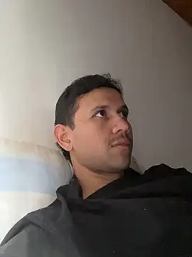 Michaell Spinelly online show from November 3, 2025, 8:10 pm