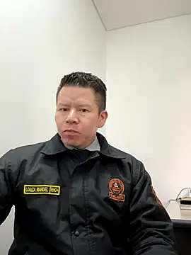 Manu0586 online show from October 2, 2025, 12:01 pm