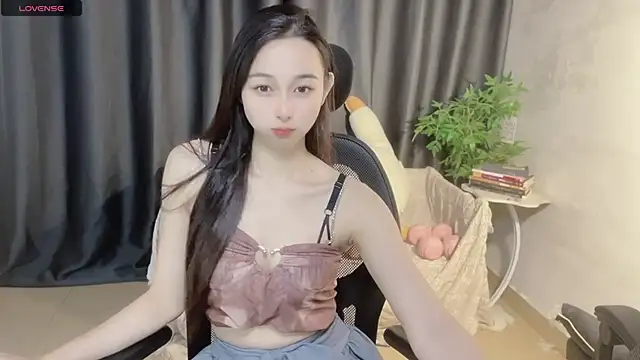 Snapshot of Yin-LL chatting on September 28, 2025, 8:36 pm Yin-LL online show from September 28, 2025, 8:36 pm