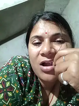 Snapshot of couple_71 chatting on April 4, 2026, 4:37 pm couple 71 online show from April 4, 2026, 4:37 pm