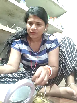 Snapshot of couple_71 chatting on April 12, 2026, 2:33 pm couple 71 online show from April 12, 2026, 2:33 pm