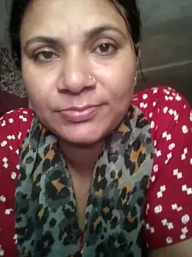 Snapshot of couple_71 chatting on May 22, 2026, 5:47 am couple 71 online show from May 22, 2026, 5:47 am