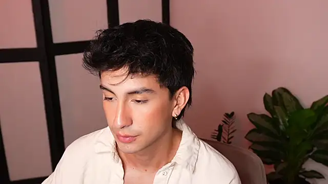 sweettaaron01 online show from June 8, 2026, 1:28 am