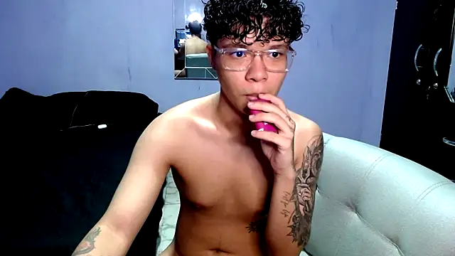 Snapshot of Dereck_Gils chatting on December 4, 2025, 7:22 pm Dereck Gils online show from December 4, 2025, 7:22 pm