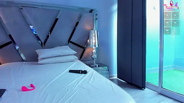 Snapshot of miamirage_ chatting on September 26, 2025, 12:31 pm miamirage  online show from September 26, 2025, 12:31 pm