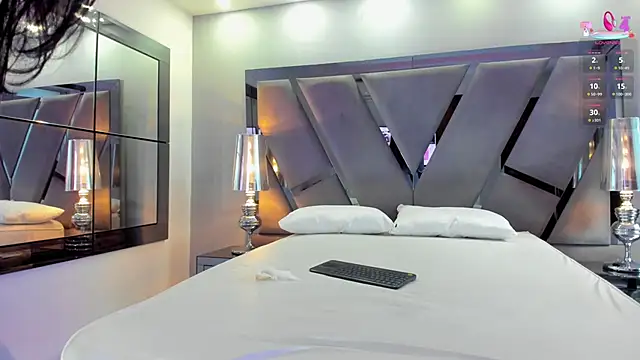 Snapshot of miamirage_ chatting on October 6, 2025, 12:46 pm miamirage  online show from October 6, 2025, 12:46 pm