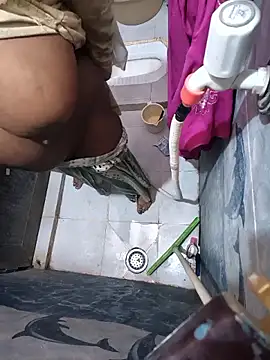 Dassing strip couple online show from September 30, 2025, 9:03 am