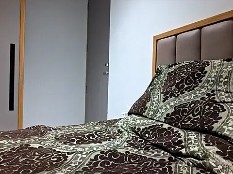 Vince-18 online show from November 10, 2025, 6:51 pm