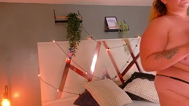 JenaCooper  online show from April 7, 2026, 2:34 am