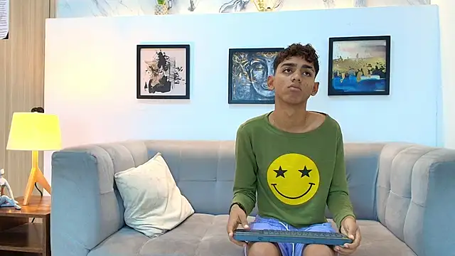 TWINKS FRIENDS online show from June 2, 2026, 1:24 pm
