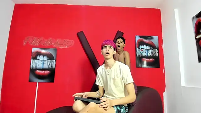 TWINKS FRIENDS online show from June 9, 2026, 1:45 pm