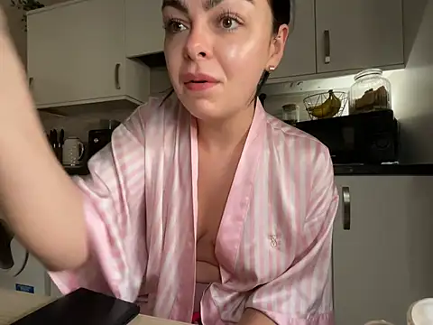 FrancescaXO online show from May 27, 2026, 7:27 am