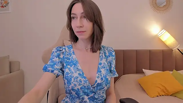 Snapshot of GoodGlamorGirl chatting on October 31, 2025, 4:24 am GoodGlamorGirl online show from October 31, 2025, 4:24 am