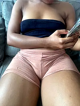 PrettyNina77 online show from October 19, 2025, 12:28 pm