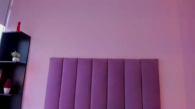 violet myerrs online show from February 7, 2026, 12:42 pm