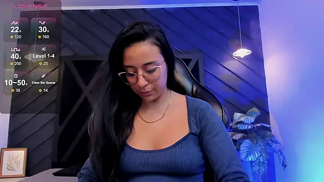 zoe martins  online show from February 5, 2026, 5:28 pm