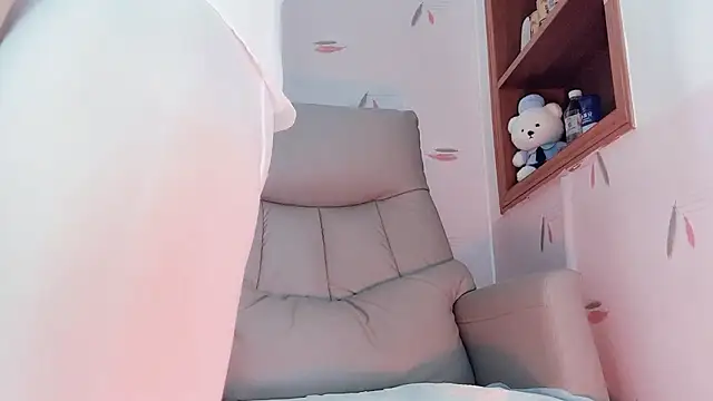 Eve5215 online show from November 28, 2025, 3:25 pm