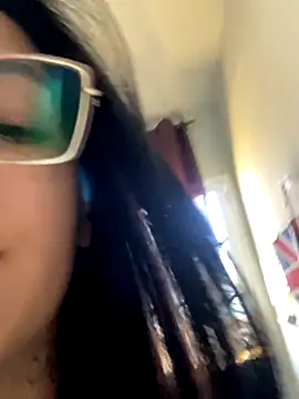 Snapshot of jujuarantes__2025 chatting on November 12, 2025, 3:23 pm jujuarantes 2025 online show from November 12, 2025, 3:23 pm