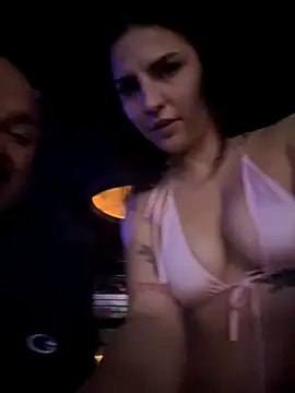 addictedtoari online show from December 2, 2025, 6:52 am