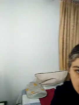 Snapshot of queemking chatting on March 2, 2026, 8:37 pm queemking online show from March 2, 2026, 8:37 pm