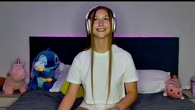 MissEmilyMiller online show from September 29, 2025, 6:24 pm