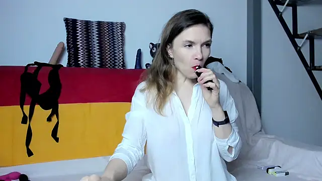 Katherine Twilight online show from February 21, 2025, 3:54 pm