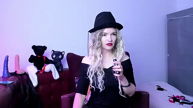 Katherine Twilight online show from September 18, 2025, 3:36 pm