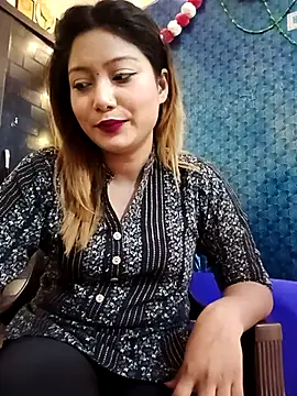 alexa cam44 online show from October 26, 2025, 8:37 pm