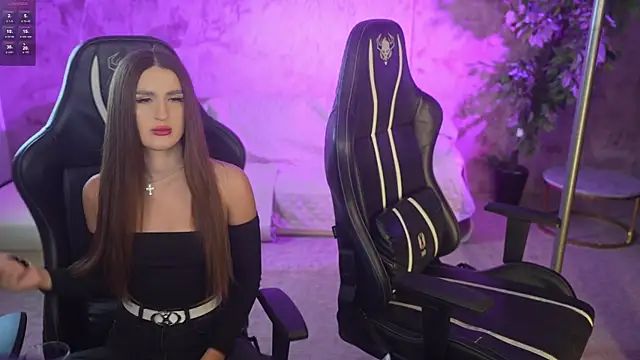 Snapshot of Goldie_Flame chatting on November 16, 2025, 12:05 am Goldie Flame online show from November 16, 2025, 12:05 am